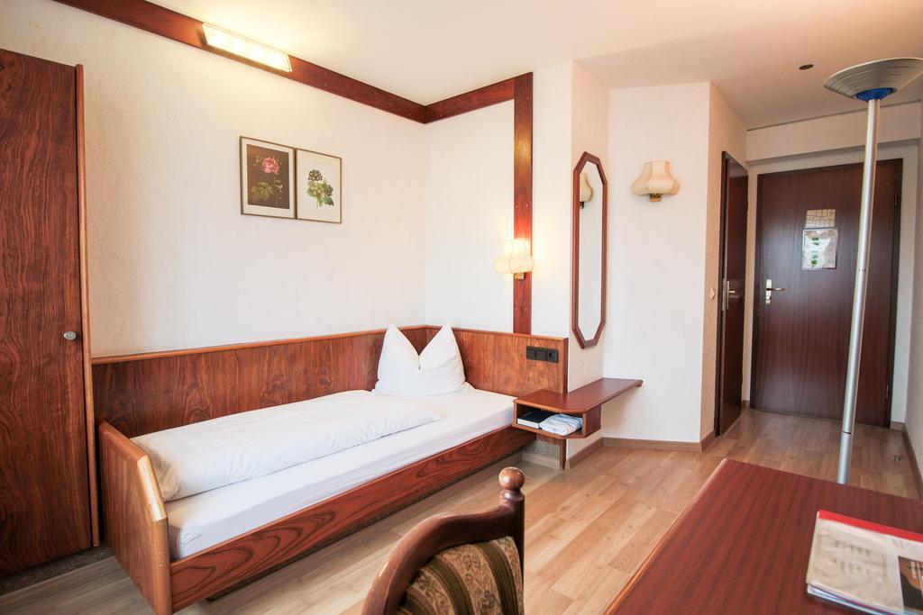 Hotel-Restaurant Lowen Süßen Rom bilde
