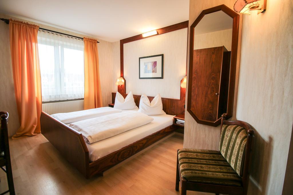 Hotel-Restaurant Lowen Süßen Rom bilde